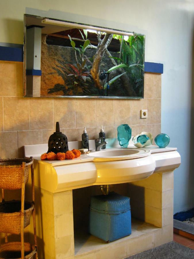 Villa Shantitara Bungalows Sanur  Bagian luar foto