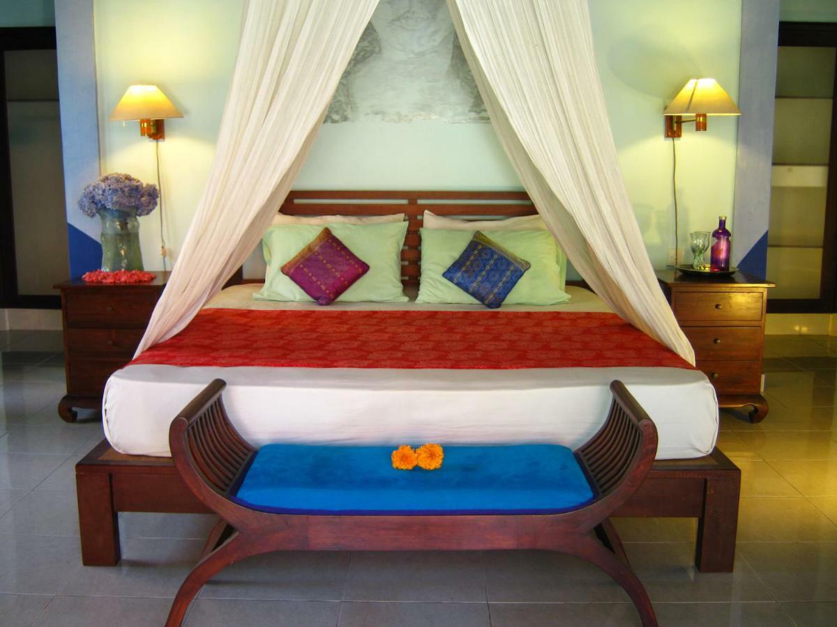 Villa Shantitara Bungalows Sanur  Bagian luar foto