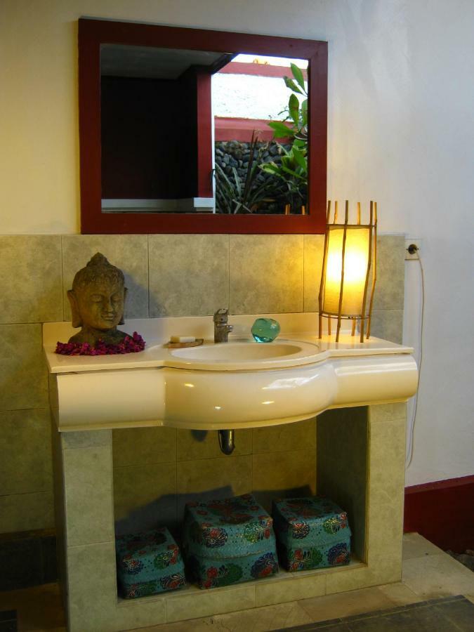Villa Shantitara Bungalows Sanur  Bagian luar foto
