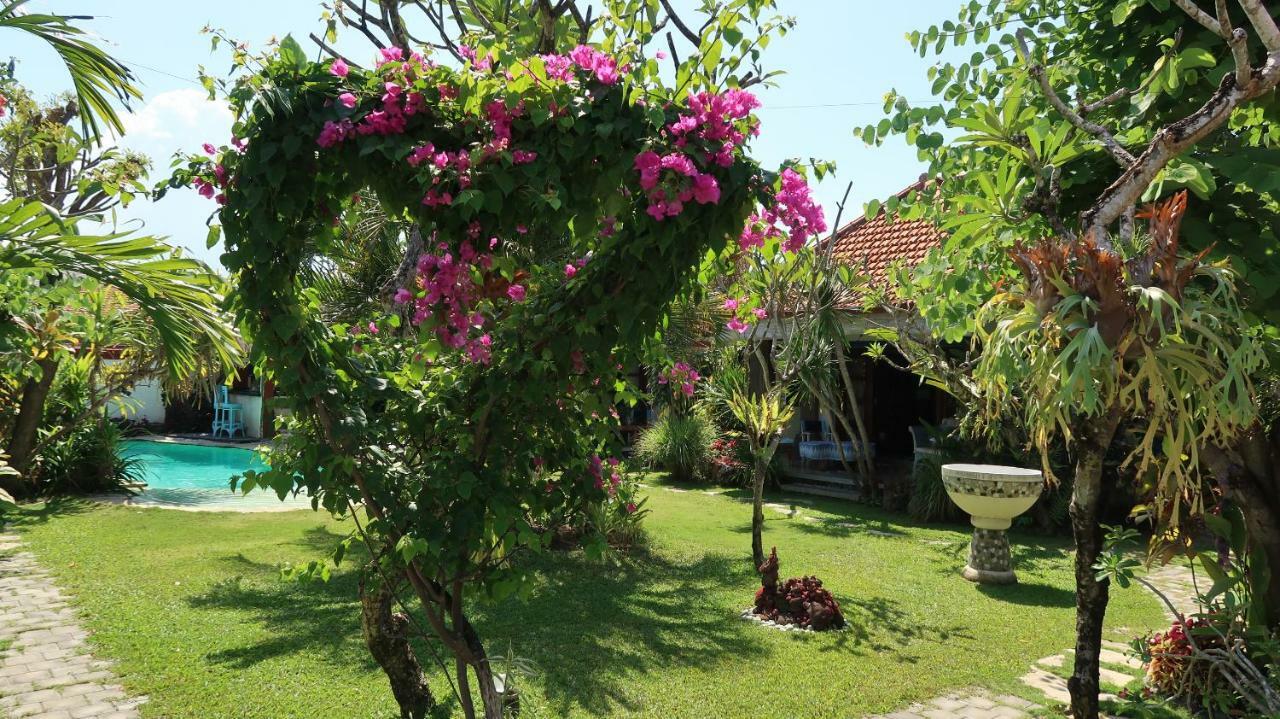 Villa Shantitara Bungalows Sanur  Bagian luar foto