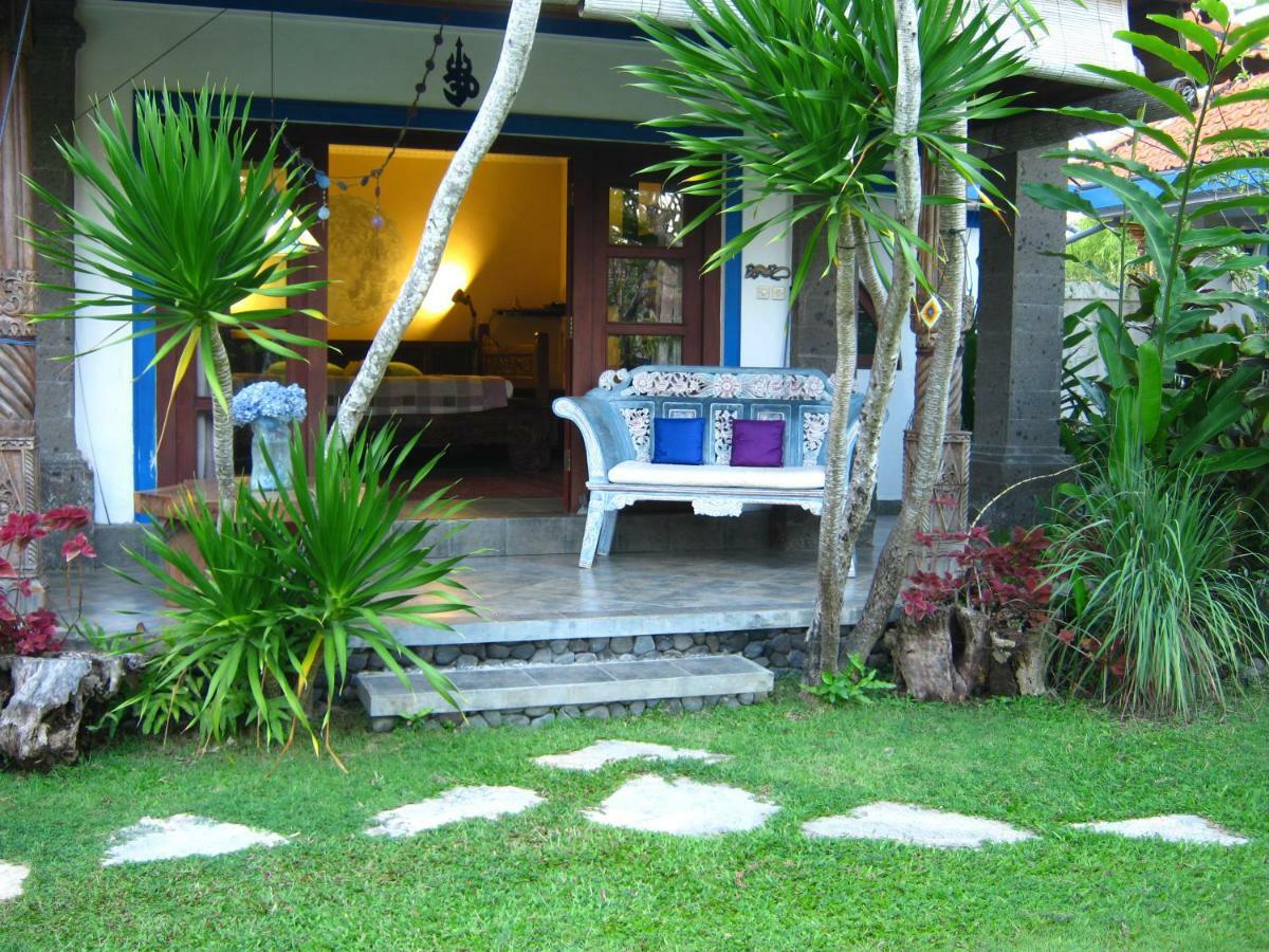 Villa Shantitara Bungalows Sanur  Bagian luar foto